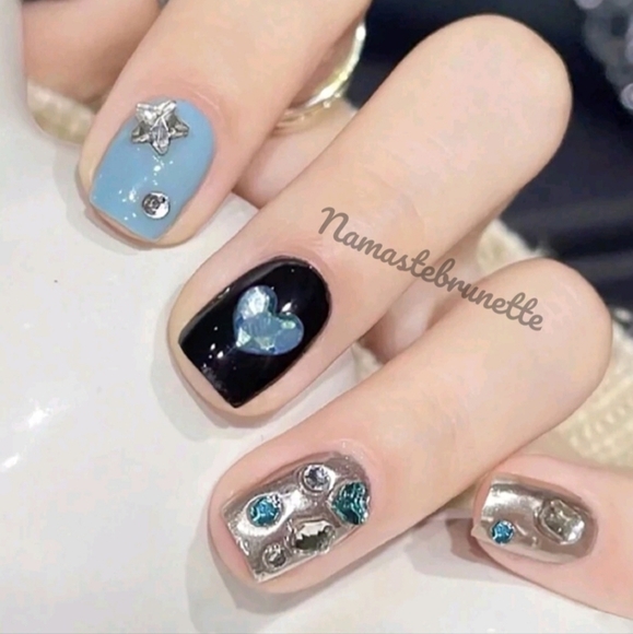 Rhinestone Stars & Hearts Press On Nails - Picture 3 of 14